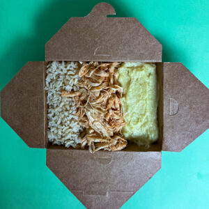 Frango desfiado com arroz integral e purê de batata doce (450g)