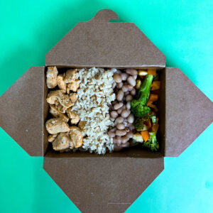 Frango em cubo com Arroz integral, Feijão carioca e Mix de legumes refogado (350g)